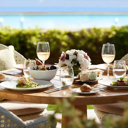 Ikos Oceania منتجع 5*