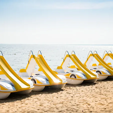 Ikos Oceania منتجع 5*